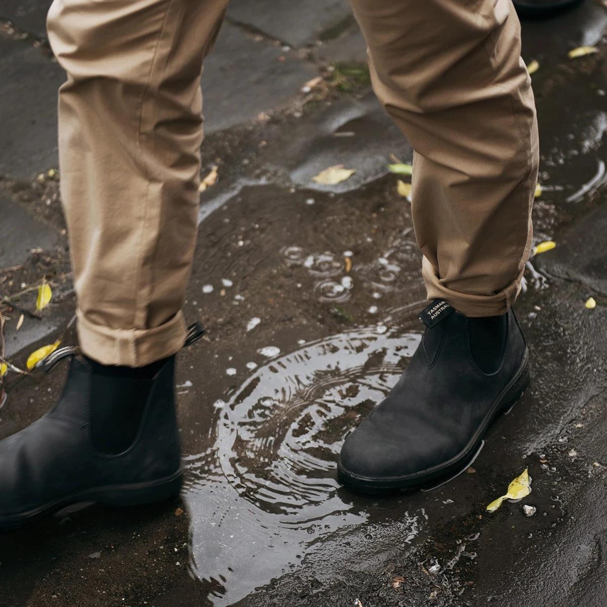 Blundstone #587 Rustic Black Chelsea Boot with Cream