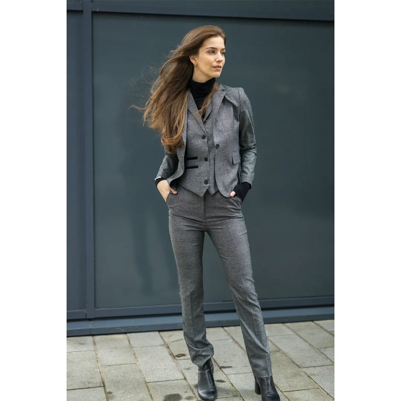 Women's Grey Three-Piece Tailored Fit Suit in Prince of Wales Check
