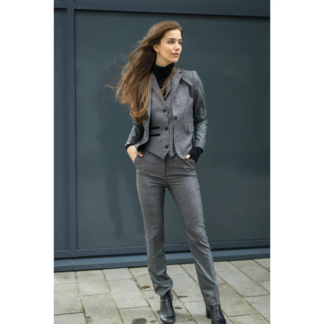 スーツ anatomica TRIM FIT III UK CHECK 31 Women's Grey Three-Piece Tailored Fit Suit in Prince of Wales