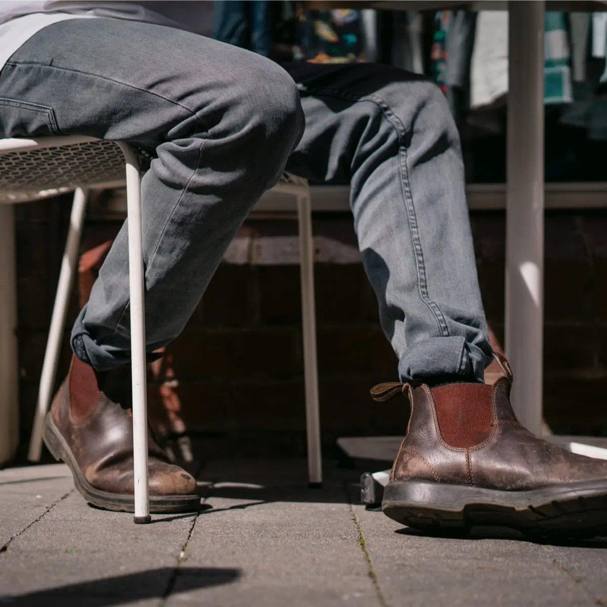 Blundstone #550 Walnut Brown Chelsea Boot with Polishing Pad