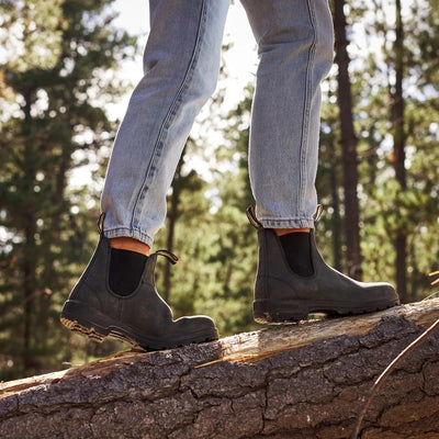 Blundstone #587 Rustic Black Chelsea Boot